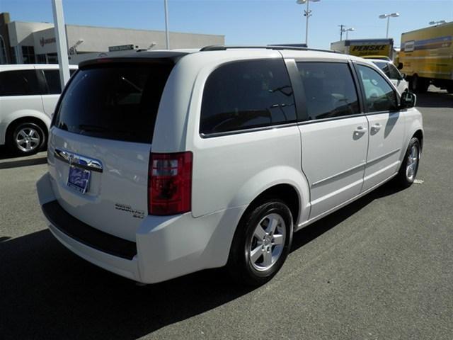 Dodge Grand Caravan 2010 photo 4