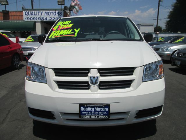 Dodge Grand Caravan 2010 photo 3