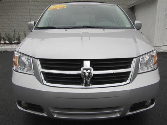 Dodge Grand Caravan 2010 photo 1