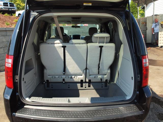 Dodge Grand Caravan 2010 photo 4