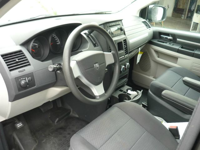 Dodge Grand Caravan 2010 photo 2