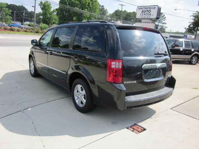 Dodge Grand Caravan 2010 photo 1