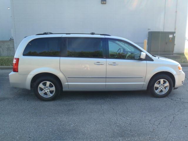 Dodge Grand Caravan 2010 photo 1