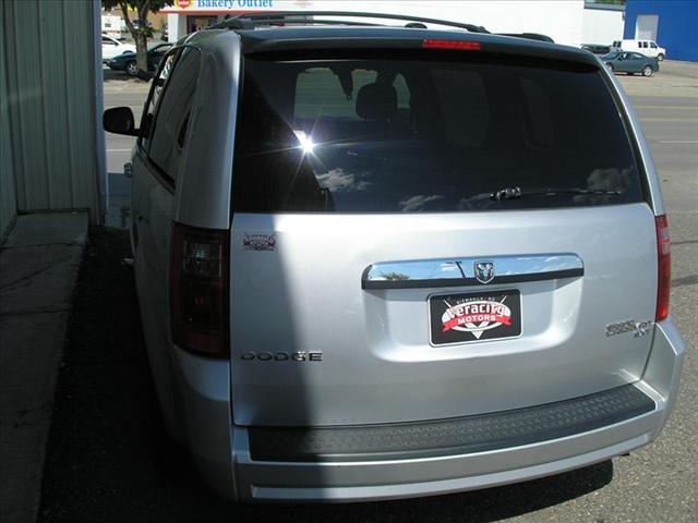 Dodge Grand Caravan 2010 photo 2