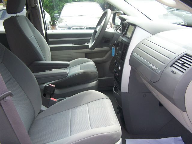 Dodge Grand Caravan 2010 photo 3