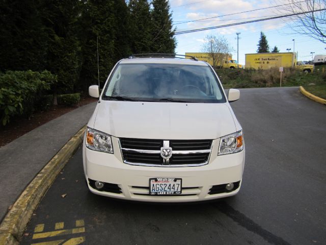 Dodge Grand Caravan 2010 photo 1