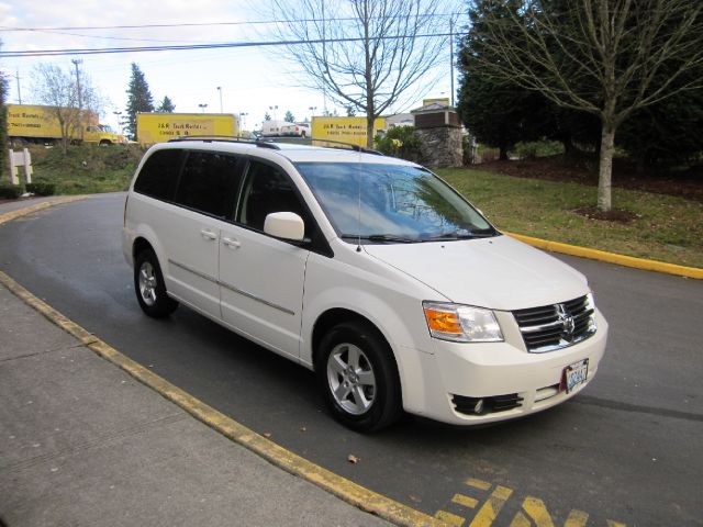 Dodge Grand Caravan 2010 photo 2