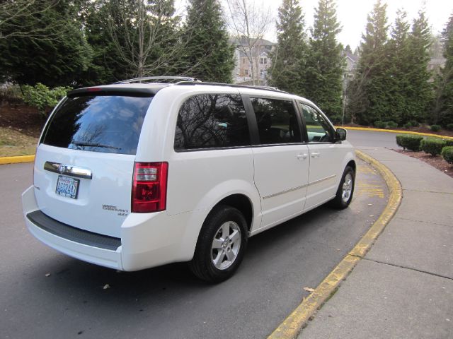 Dodge Grand Caravan 2010 photo 3