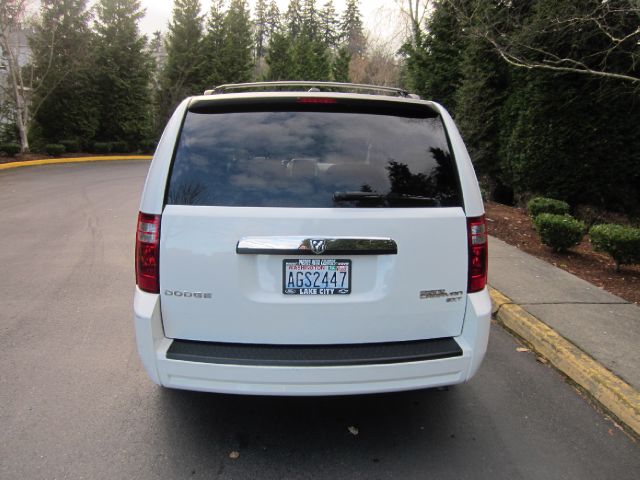 Dodge Grand Caravan 2010 photo 4