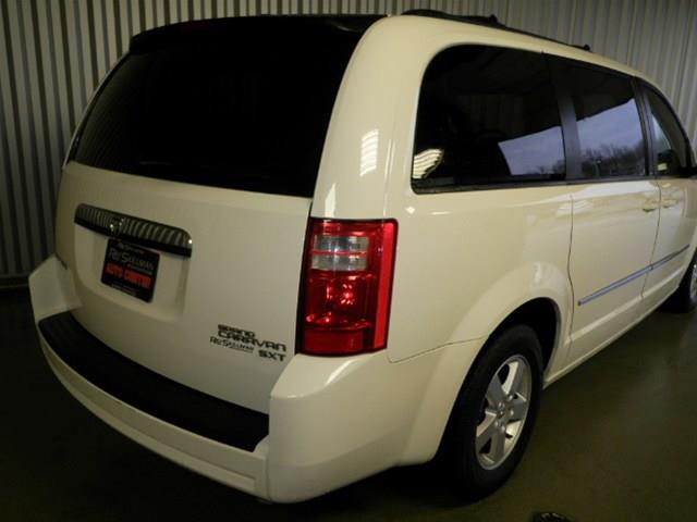 Dodge Grand Caravan 2010 photo 1