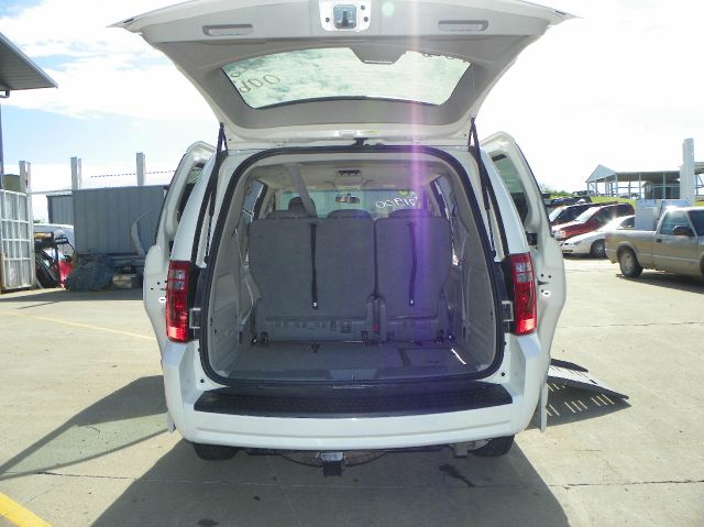 Dodge Grand Caravan 2010 photo 3