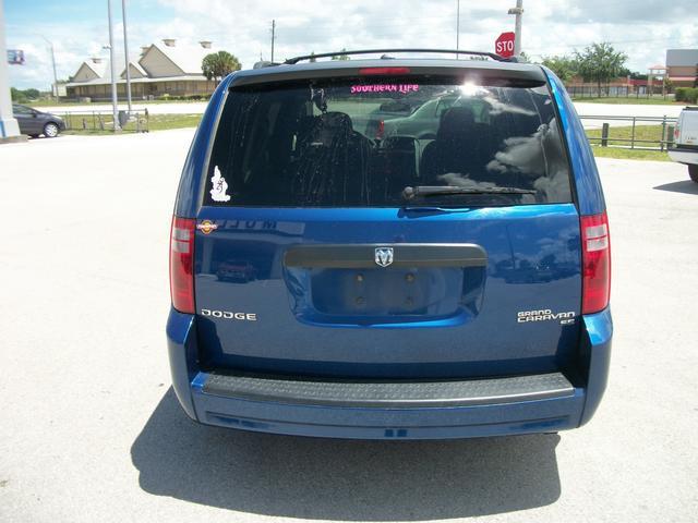 Dodge Grand Caravan 2010 photo 3