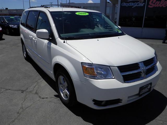 Dodge Grand Caravan 2010 photo 1