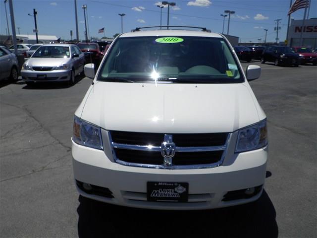 Dodge Grand Caravan 2010 photo 2