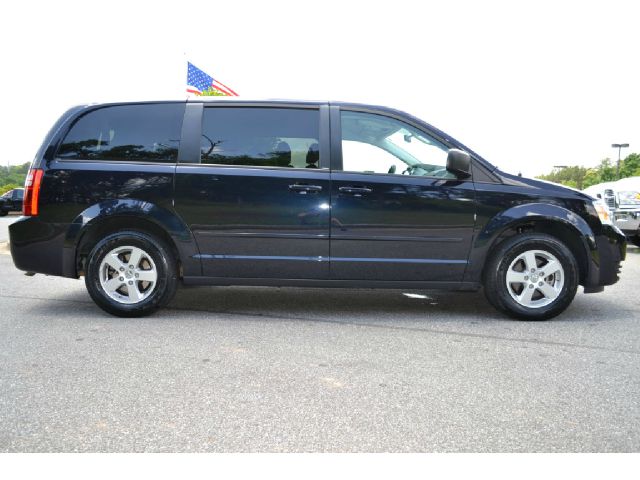 Dodge Grand Caravan 2010 photo 1