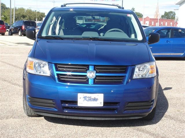 Dodge Grand Caravan 2010 photo 1