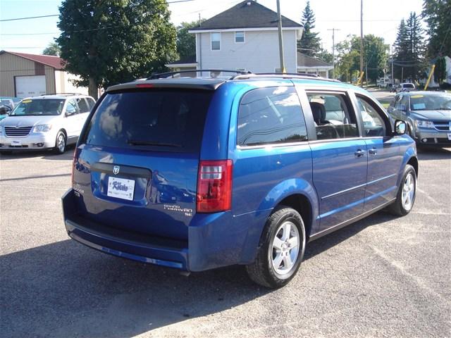 Dodge Grand Caravan 2010 photo 3