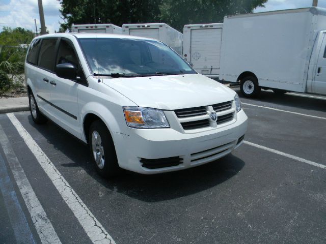 Dodge Grand Caravan 2010 photo 2