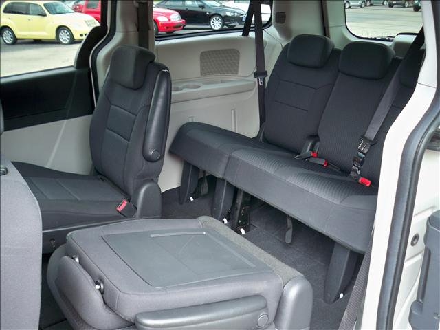 Dodge Grand Caravan 2010 photo 3