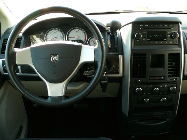 Dodge Grand Caravan 2010 photo 23