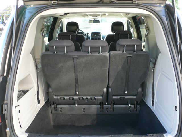 Dodge Grand Caravan 2010 photo 31