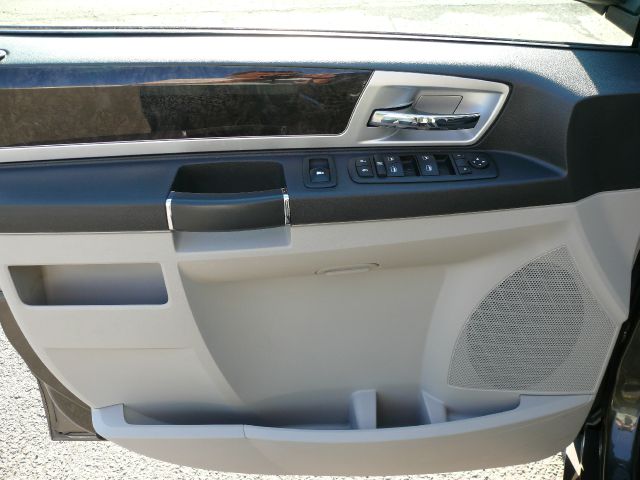 Dodge Grand Caravan 2010 photo 68