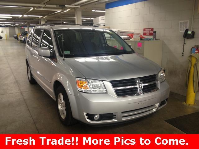 Dodge Grand Caravan 2010 photo 1