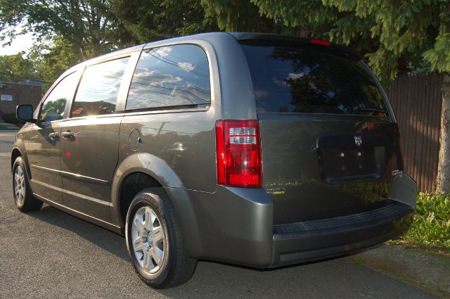 Dodge Grand Caravan 2010 photo 2