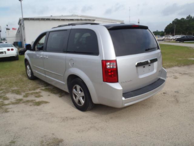 Dodge Grand Caravan 2010 photo 1