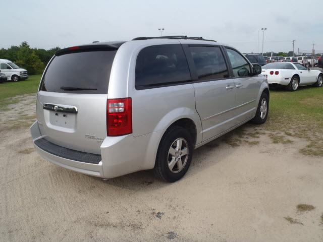 Dodge Grand Caravan 2010 photo 2