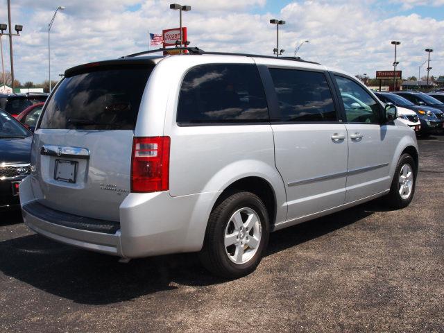 Dodge Grand Caravan 2010 photo 1