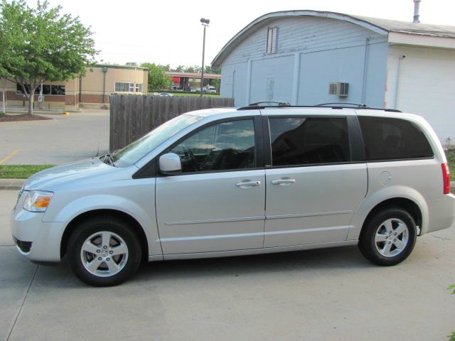 Dodge Grand Caravan 2010 photo 1