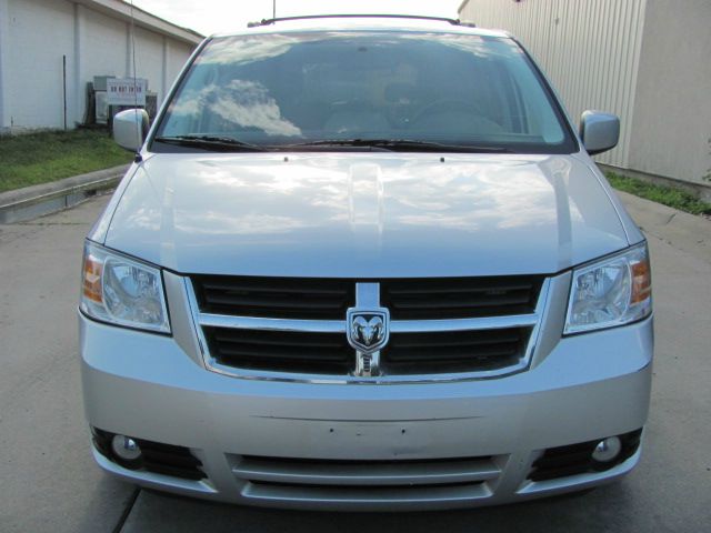 Dodge Grand Caravan 2010 photo 3