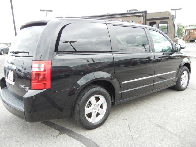 Dodge Grand Caravan 2010 photo 2