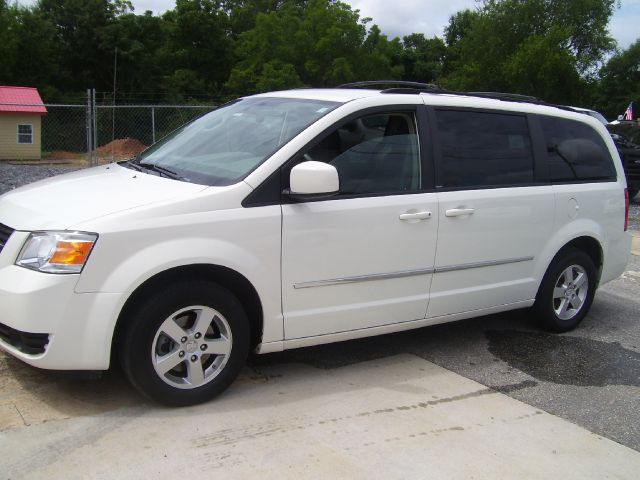 Dodge Grand Caravan 2010 photo 1