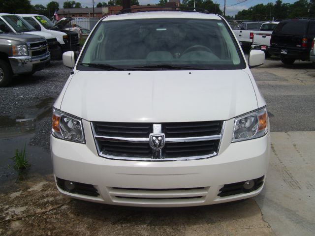 Dodge Grand Caravan 2010 photo 2