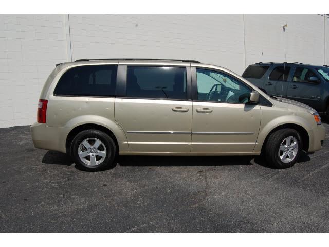 Dodge Grand Caravan 2010 photo 2