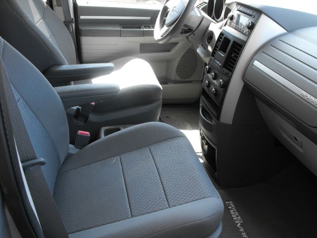 Dodge Grand Caravan 2010 photo 2