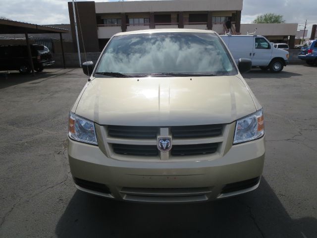 Dodge Grand Caravan 2010 photo 2