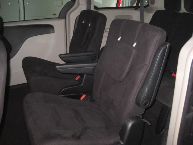 Dodge Grand Caravan 2011 photo 2