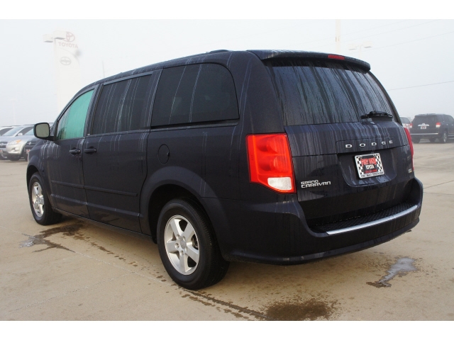 Dodge Grand Caravan 2011 photo 2