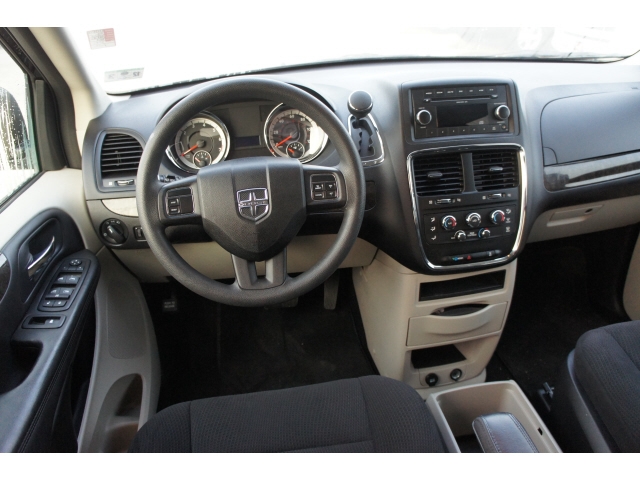 Dodge Grand Caravan 2011 photo 3