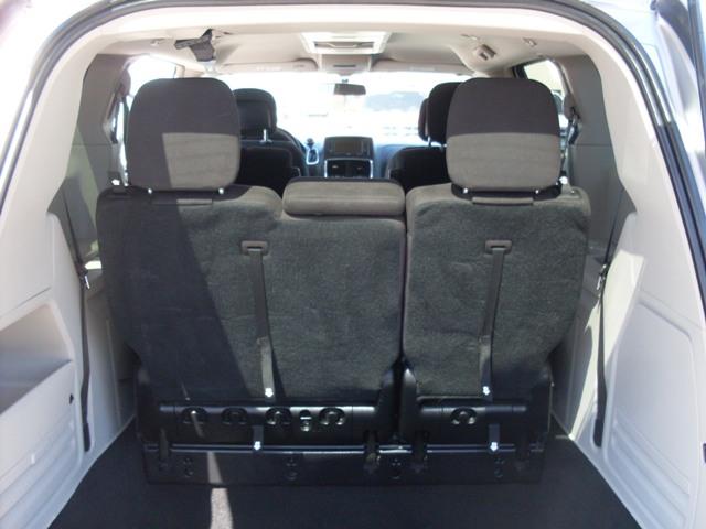 Dodge Grand Caravan 2011 photo 2