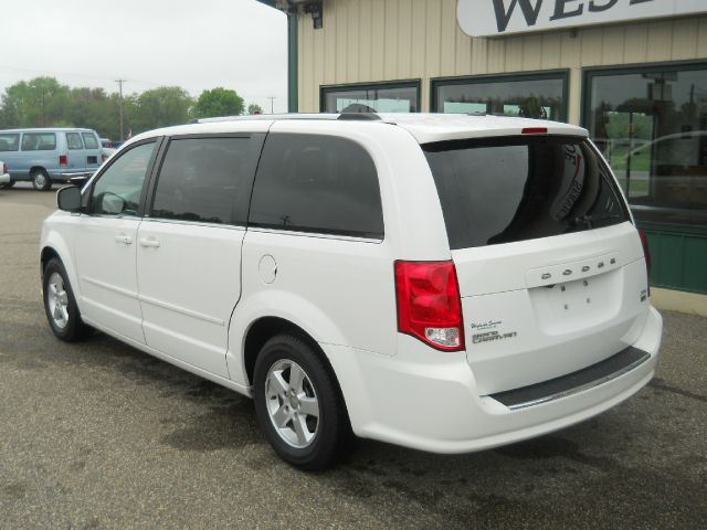 Dodge Grand Caravan 2011 photo 3