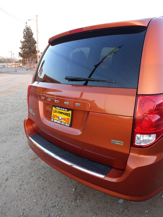 Dodge Grand Caravan 2011 photo 3