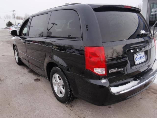 Dodge Grand Caravan 2011 photo 2