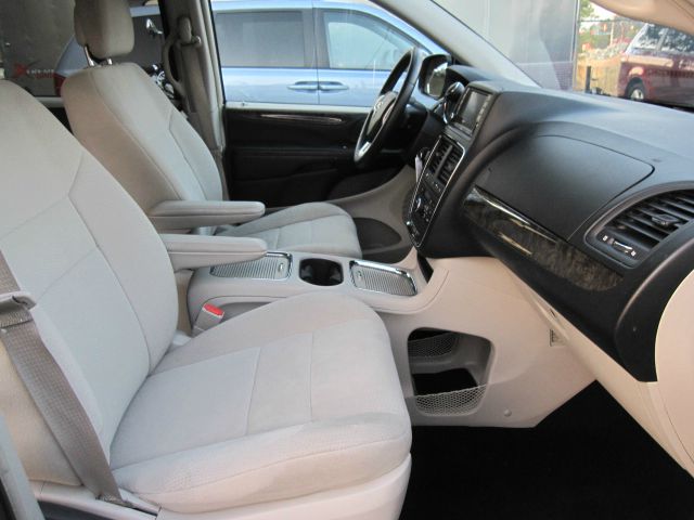 Dodge Grand Caravan 2011 photo 3