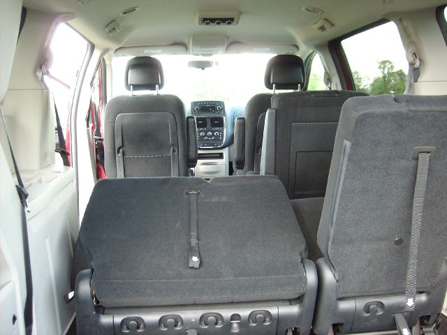 Dodge Grand Caravan 2011 photo 2