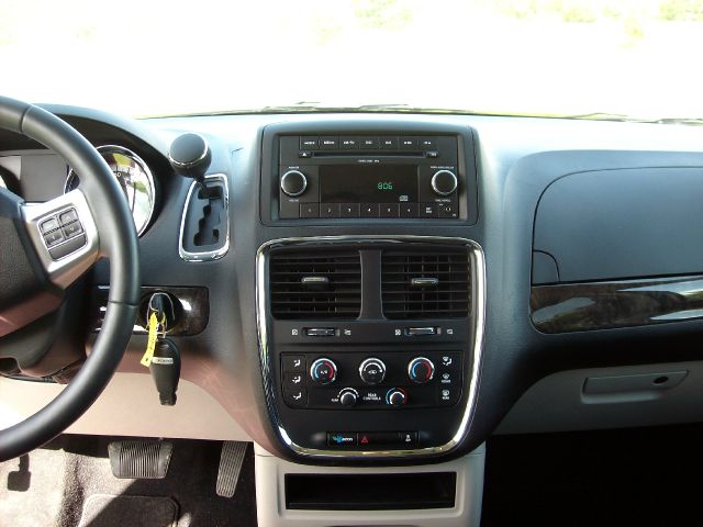 Dodge Grand Caravan 2011 photo 8