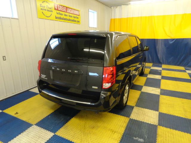 Dodge Grand Caravan 2011 photo 2